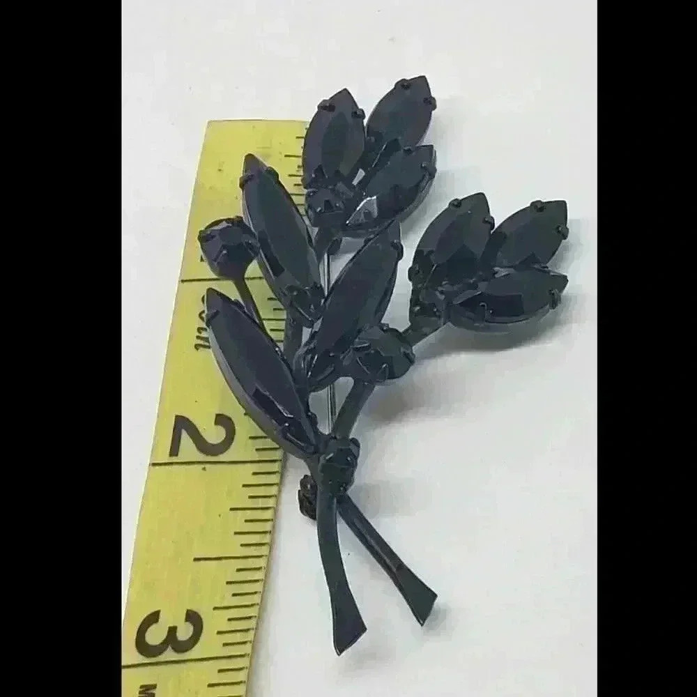 Vintage Brooch Jett Black Rhinestones Japanned Finish Leaf Mourning - Picture 5 of 6